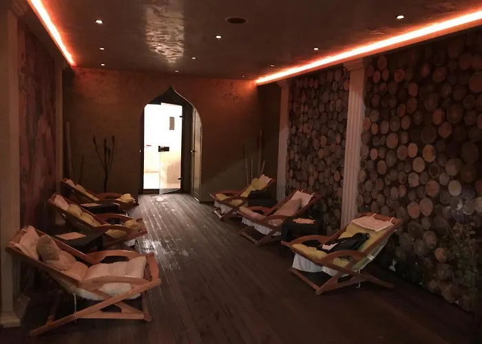 Grand Monastery Lejlighedshotel 3*